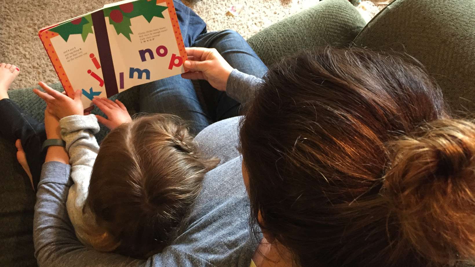 Childhood Education - Mother and Child Reading - Live Inspired - Medina - Ohio Early Childhood Education for Medina County Families